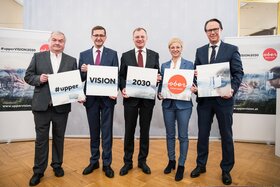Kalliauer, Achleitner, Stelzer, Hummer und Haindl-Grutsch präsentieren das Wirtschafts- und Forschungsprogramm 2030